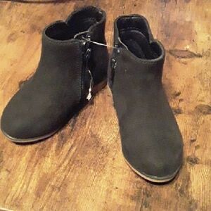 NWOT Cat & Jack Girls Sz 7 Toddler Black Suede Zip Up Easy On & Off Ankle Boots